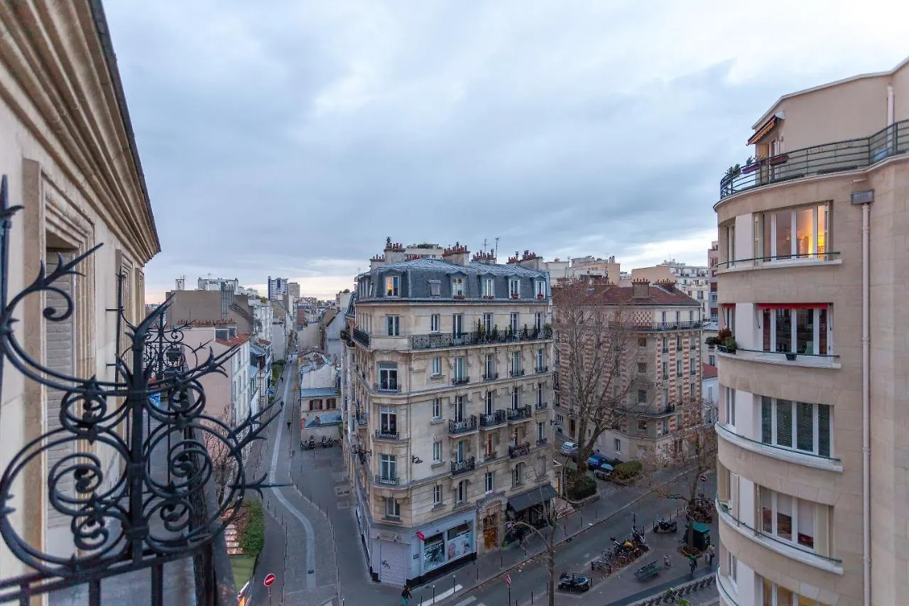 Greeter-Appartement Haussmannien Avec Balcon Párizs Franciaország