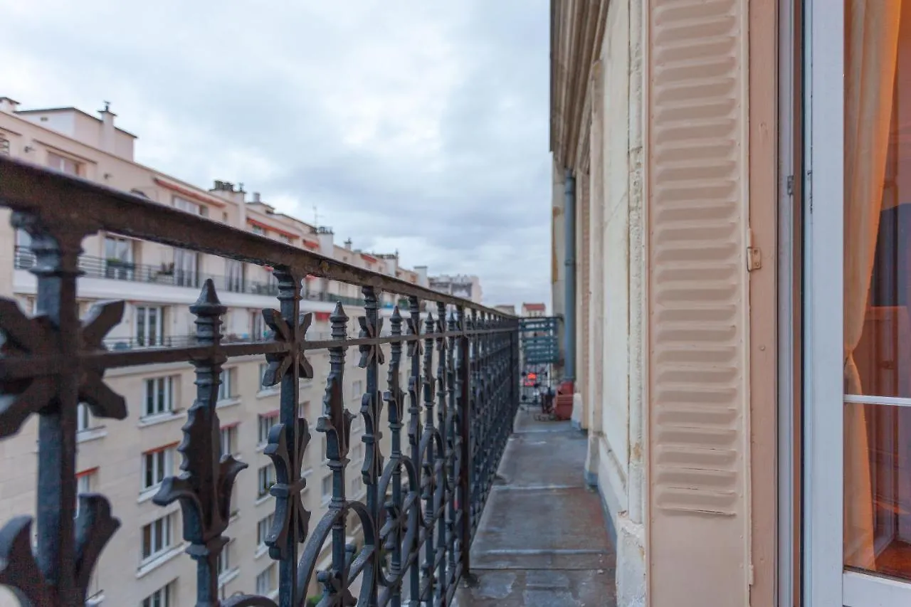 Greeter-Appartement Haussmannien Avec Balcon Párizs Apartman
